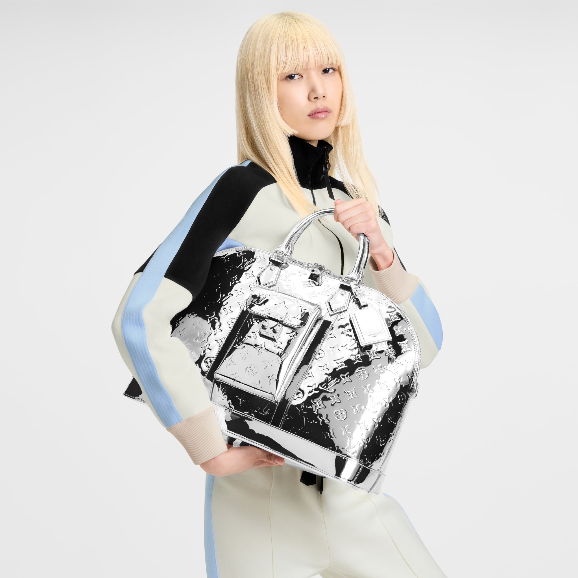 Alma Travel  in Women