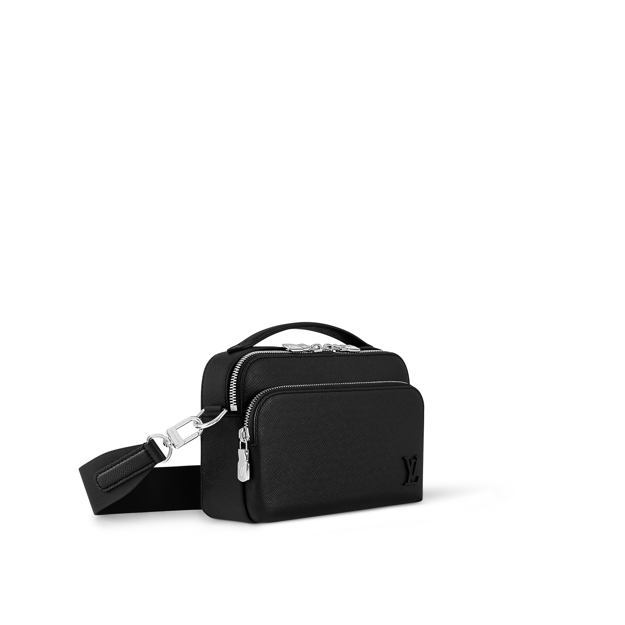 Avenue Messenger Taiga Leather in Bags and Small Leather Goods