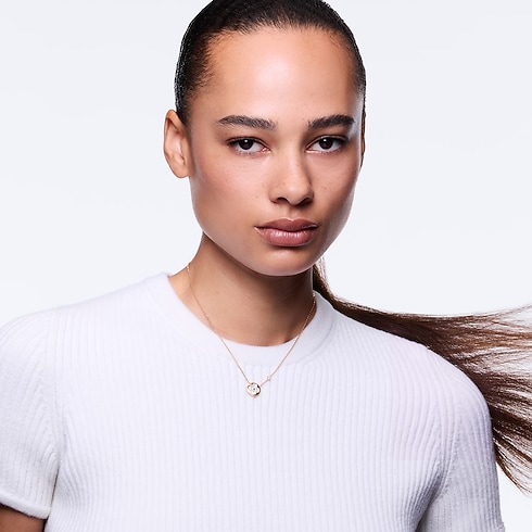 Color Blossom BB Sun Pendant, Pink Gold, White Mother-of-Pearl and Diamond in Jewellery's Categories Necklaces and Pendants collections by Louis Vuitton (Product zoom)