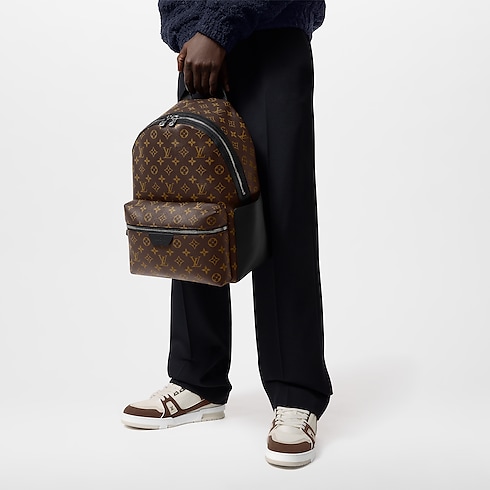 Discovery Backpack PM Monogram Macassar Canvas in Gifts's Gifts for Babies } collections by Louis Vuitton (Product zoom)