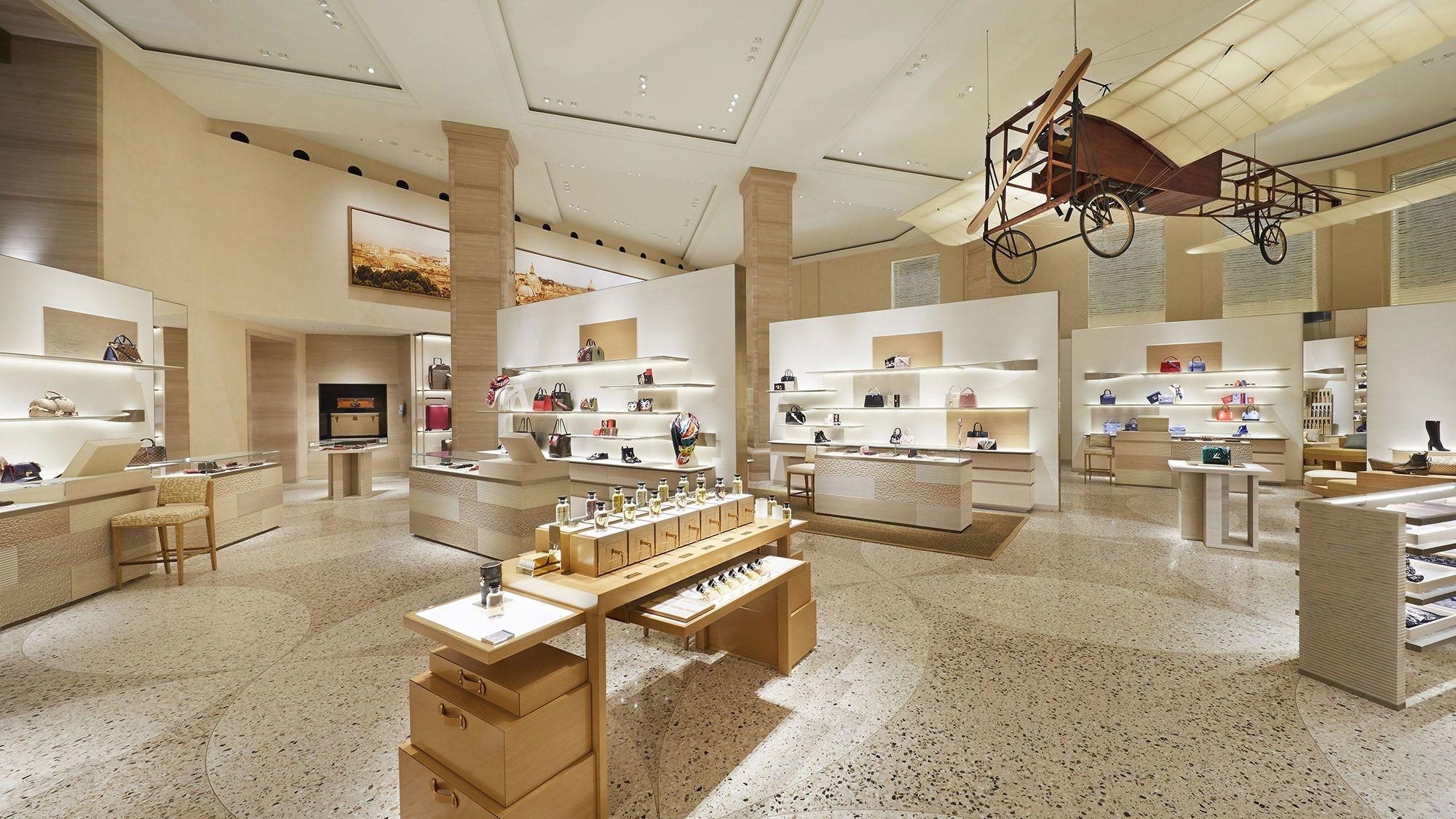 Louis Vuitton Roma Rinascente Store in Roma, Italy | LOUIS VUITTON