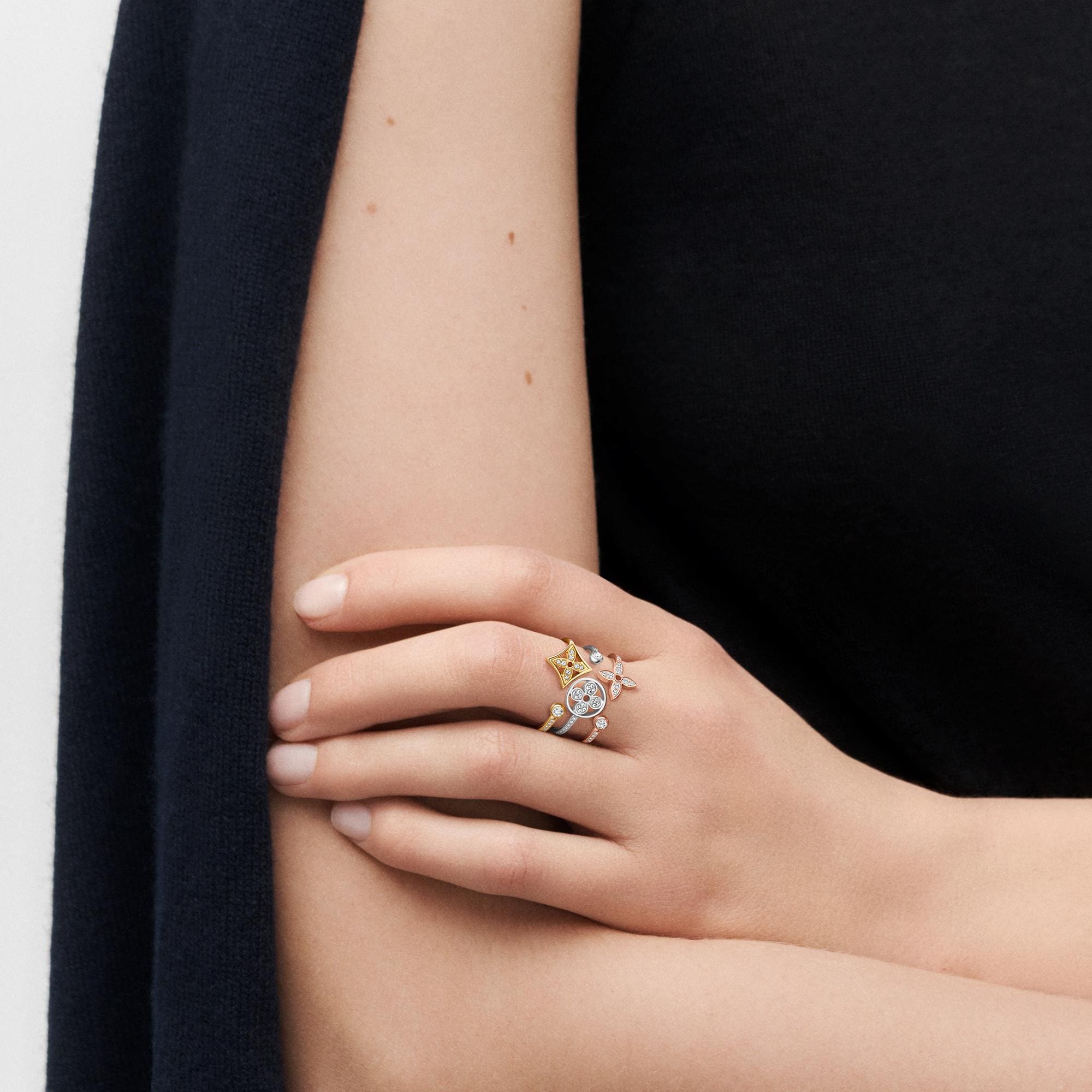 Idylle Blossom Paved Ring, 3 Golds And Diamonds  in Jewellery