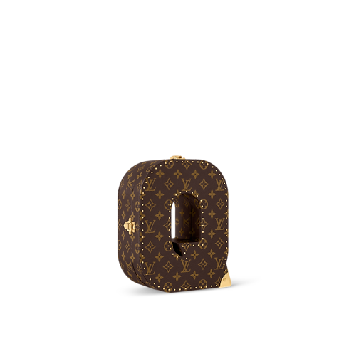 Letter Trunk Q Monogram Canvas in Les Extraordinaires's Hardsided Letter Trunks collections by Louis Vuitton (Product zoom)