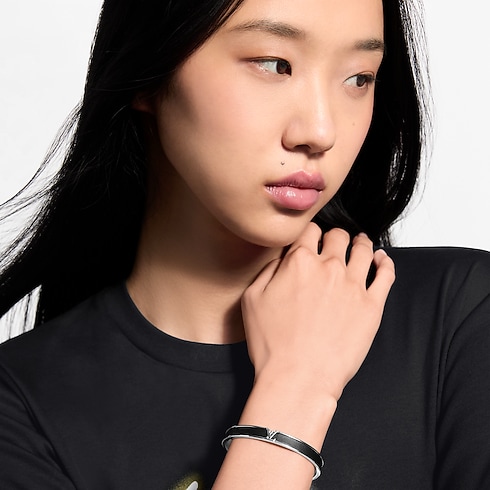LV Initiales Bracelet . in Women's Fashion Jewellery Bracelets collections by Louis Vuitton (Product zoom)