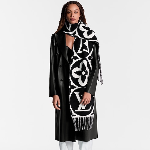 LV Medallion Scarf . in Women's Accessories Scarves collections by Louis Vuitton (Product zoom)