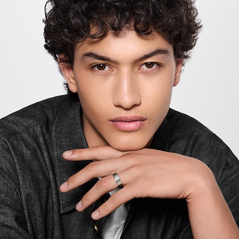 LV Mosaic Thin Ring . in Men's Fashion Jewellery Rings collections by Louis Vuitton (Product zoom)