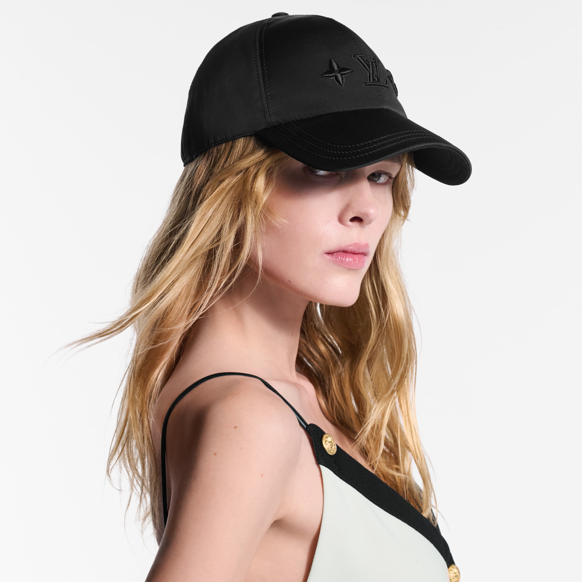 LV Move Cap . in Women