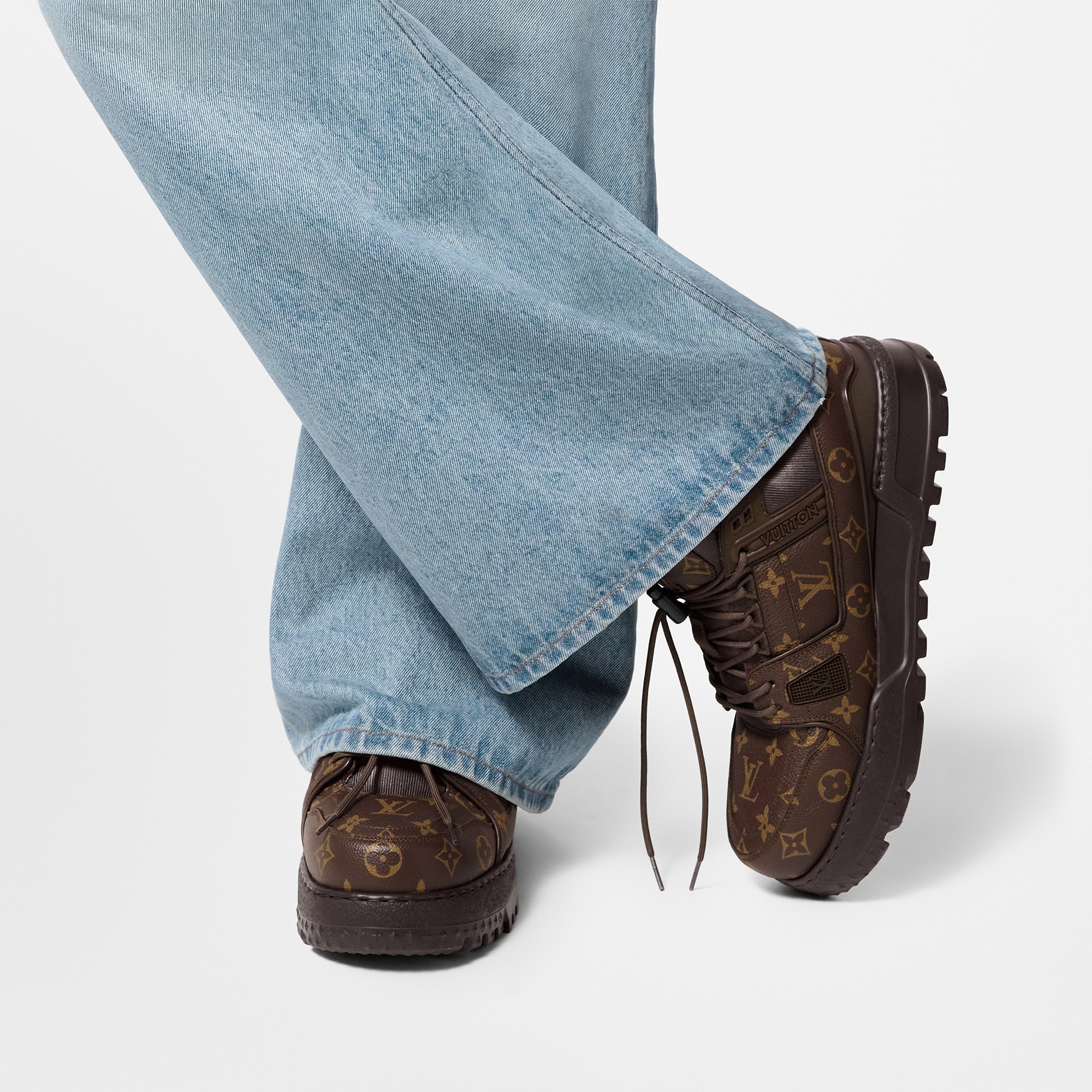 LV Trainer Maxi Sneaker  in Men