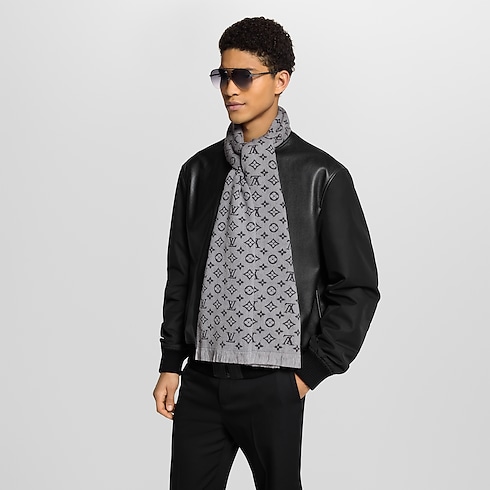 Monogram Classic Scarf . in Men's Accessories Scarves collections by Louis Vuitton (Product zoom)
