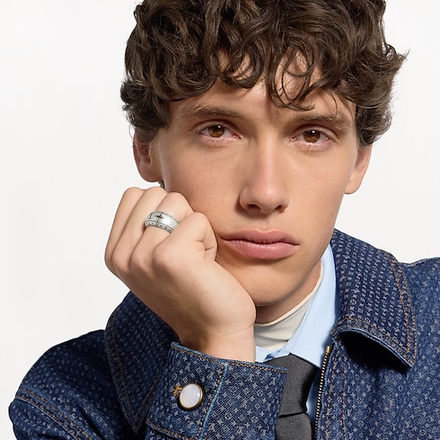 Monogram Flower Ring . in Men's Accessories All Accessories collections by Louis Vuitton (Product zoom)