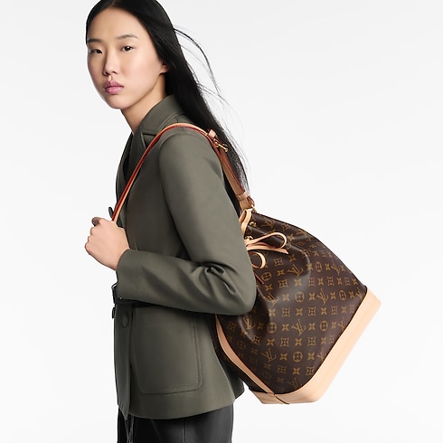 Noé Monogram Canvas in Women's Handbags All Handbags for Women collections by Louis Vuitton (Product zoom)