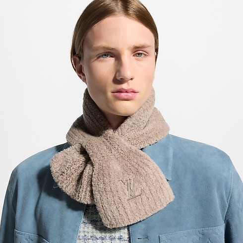 Only LV Mini Comfy Scarf . in Men's Accessories All Accessories collections by Louis Vuitton (Product zoom)