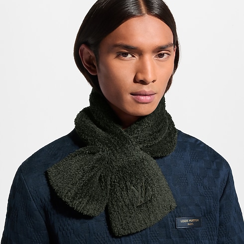 Only LV Mini Comfy Scarf . in Men's Accessories All Accessories collections by Louis Vuitton (Product zoom)