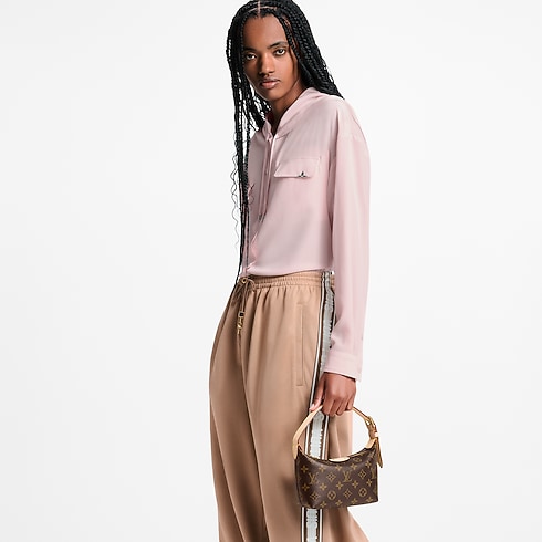 Pochette Hills Monogram Canvas in Women's Wallets and Small Leather Goods Wallets on Chain and Micro Bags collections by Louis Vuitton (Product zoom)