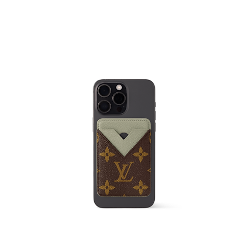 Porte-Cartes Magnet Monogram Canvas in Women's Wallets and Small Leather Goods All Wallets and Small Leather Goods For Women collections by Louis Vuitton (Product zoom)