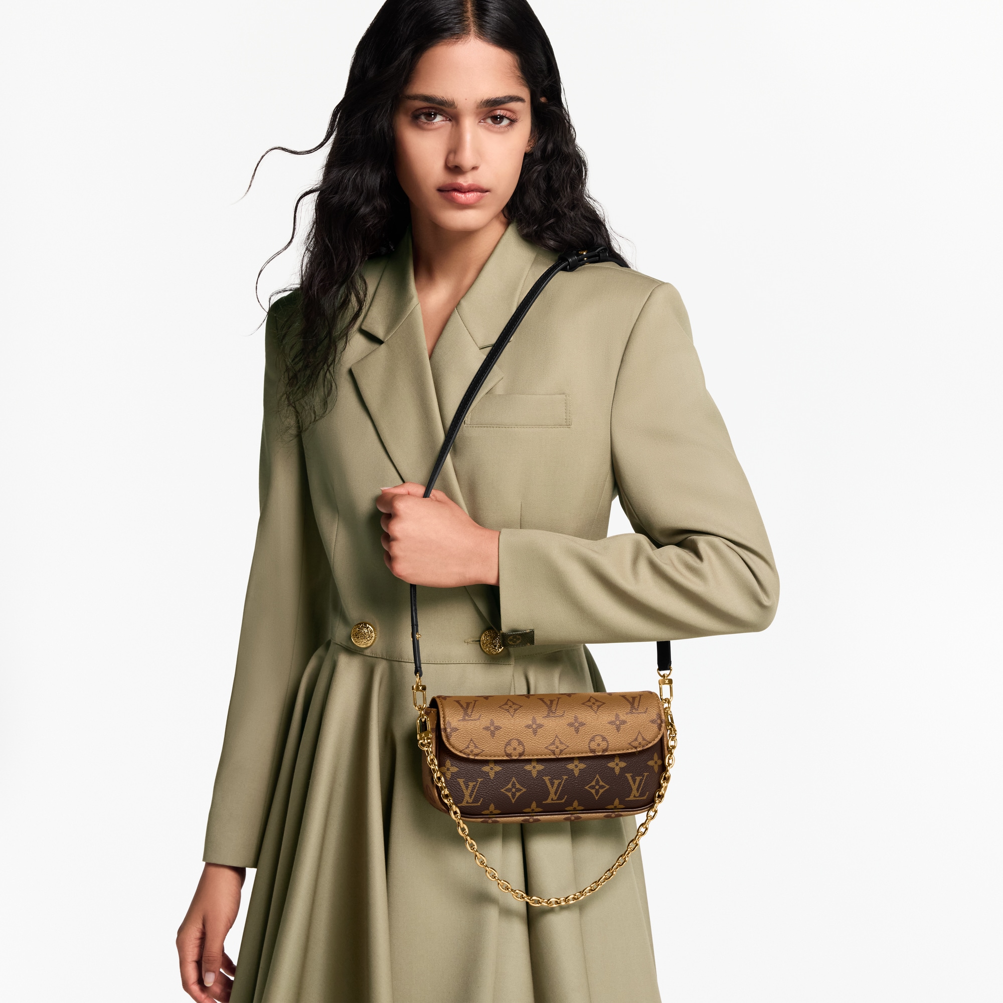 Wallet On Chain Ivy Monogram Reverse Canvas in Women