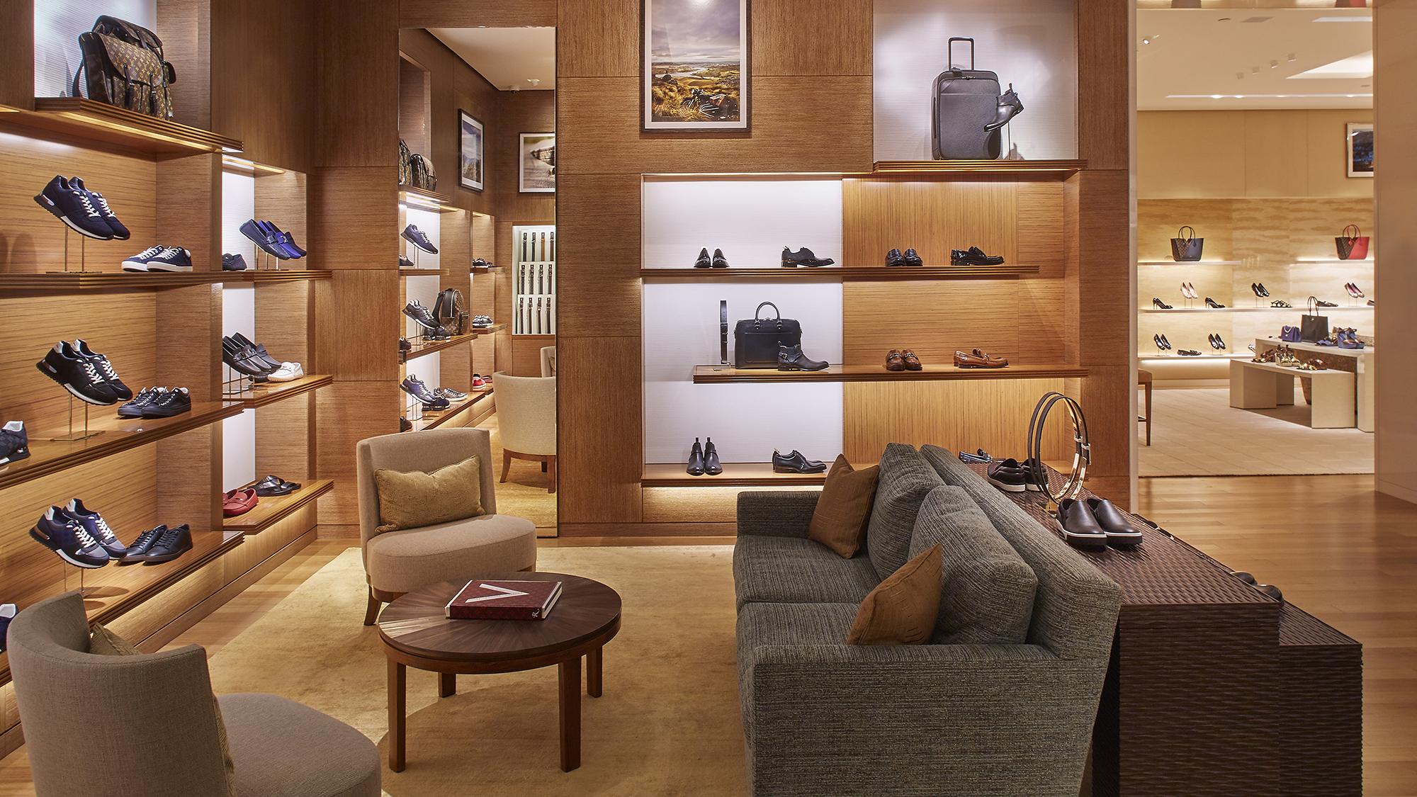 pacific fair shoe shops